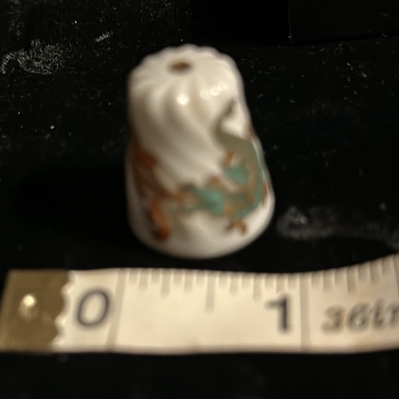 Vintage Porcelain Thimble of Fire-Breathing Dragon - Picture 6 of 7
